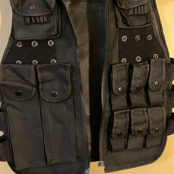 Faux Bullet Proof Molle Vest with Snaps, Clips & Velcro. No working zipper. - Picture 7 of 13